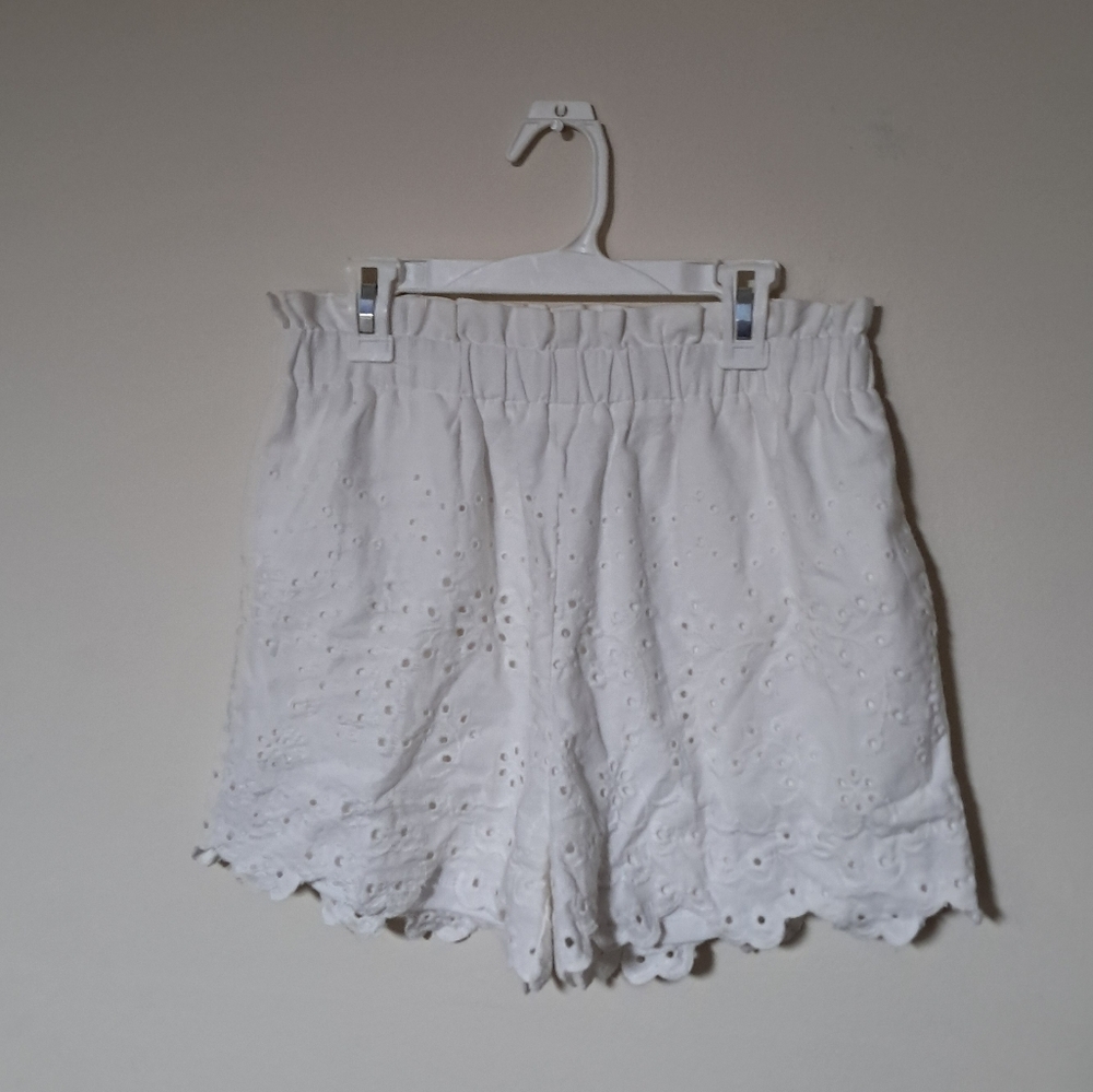 Womens eyelet embroidered anglaise pull on highrise white shorts pockets size S. - Picture 3 of 7